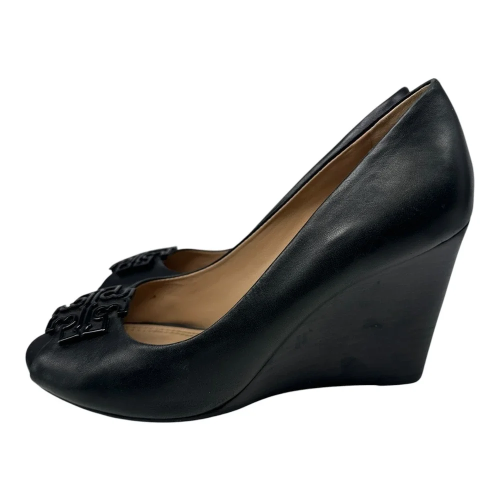 Tory Burch Lowell Black Leather Peep Toe Wedge Pumps Logo Medallion 7M